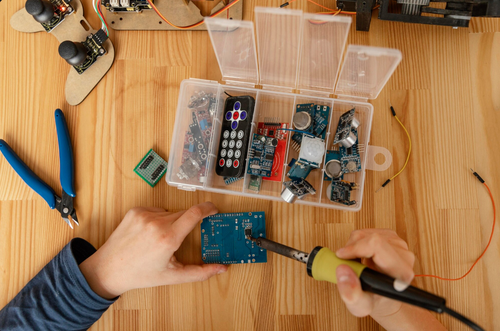 The Right to Modify – how consumer movements champion repair and self-production?